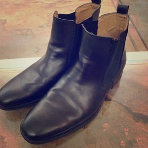 G.H.Bass&Co. used men’s dress shoes